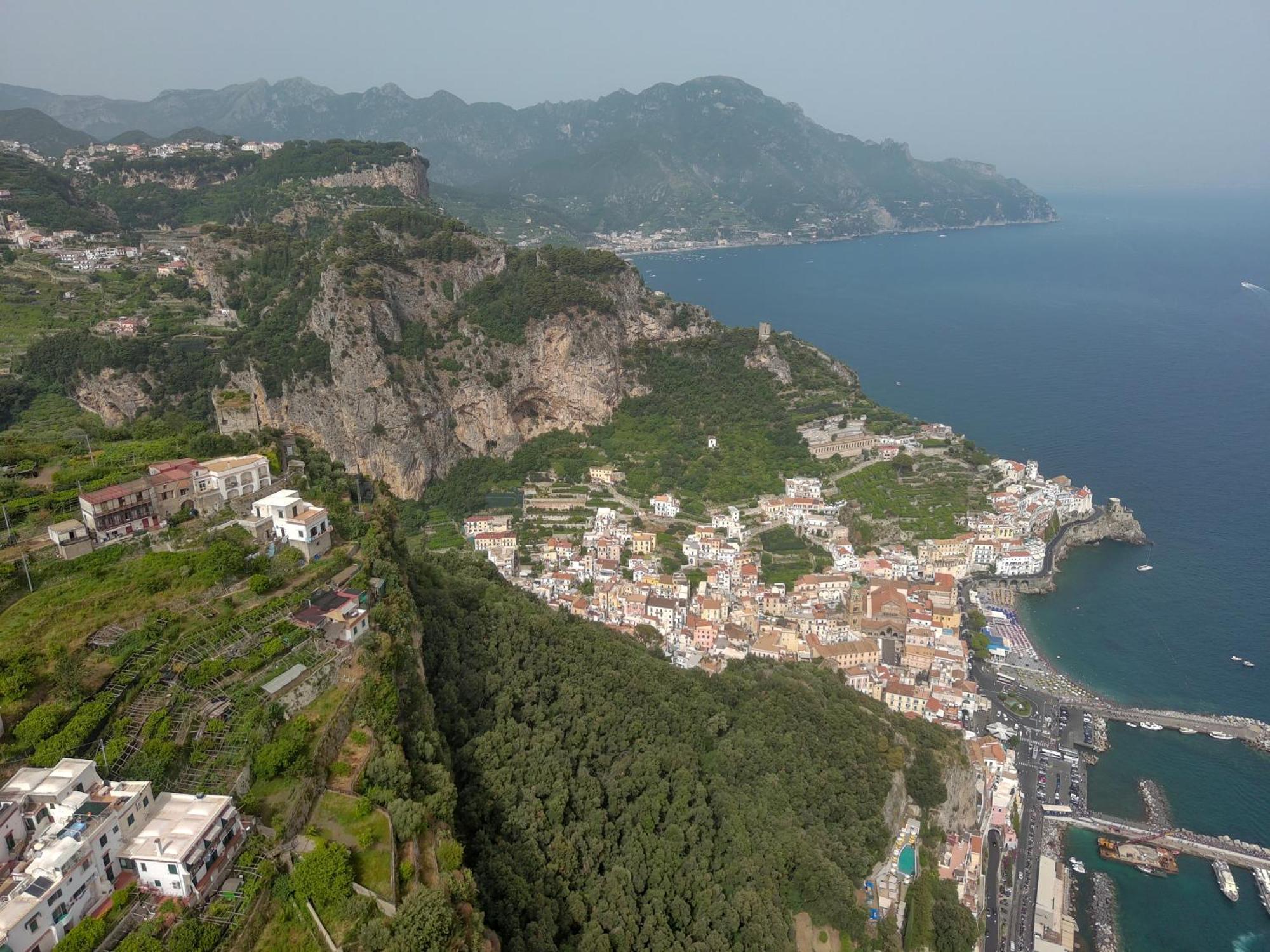 La Lucciola Apartment Amalfi Ngoại thất bức ảnh